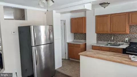 Entry Way - 916 Dover Ave, Elsmere, DE 19805 photo 3 of 6