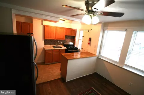 Kitchen - 916 Dover Ave, Elsmere, DE 19805 photo 2 of 2