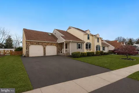 87 Chandler Ct, Hockessin, DE 19707