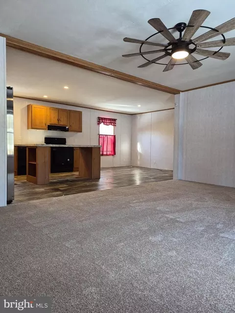 87 N Dragon Dr #131, Bear, DE 19701 photo 2