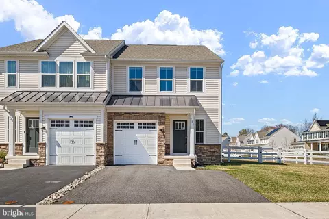 235 Felix Dr, Newark, DE 19713