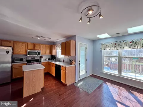 Kitchen - 142 Couples Dr, Newark, DE 19702 photo 3 of 3