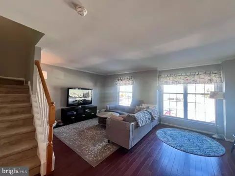 Living - 142 Couples Dr, Newark, DE 19702 photo 1 of 1