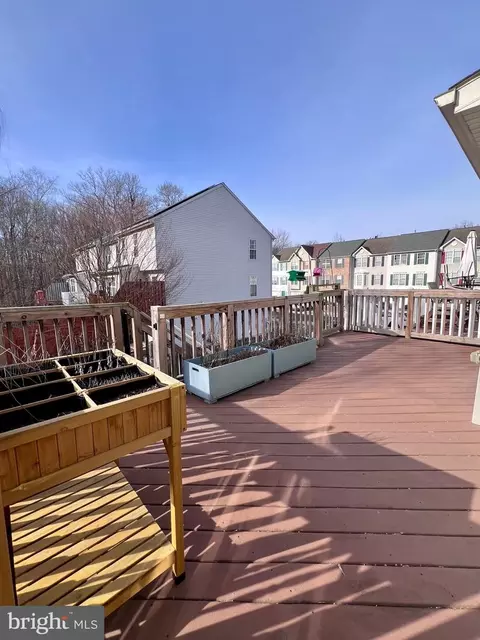 Exterior - 142 Couples Dr, Newark, DE 19702 photo 3 of 5