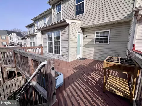 Exterior - 142 Couples Dr, Newark, DE 19702 photo 4 of 5