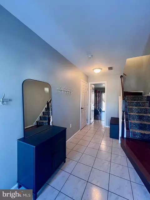 Entry Way - 142 Couples Dr, Newark, DE 19702 photo 4 of 10