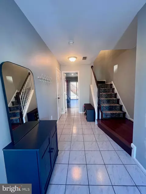Entry Way - 142 Couples Dr, Newark, DE 19702 photo 3 of 10