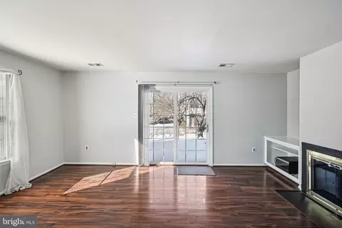 Living - 3100 Ruby Dr, Wilmington, DE 19810 photo 4 of 4