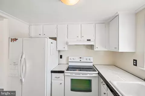 Kitchen - 3100 Ruby Dr, Wilmington, DE 19810 photo 2 of 2