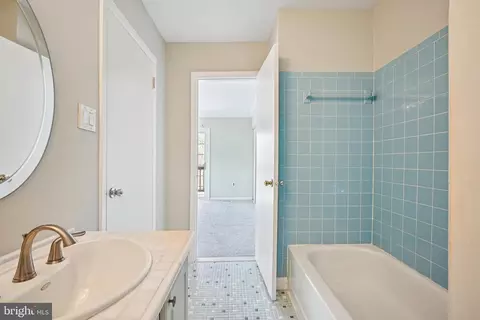 Bath - 3100 Ruby Dr, Wilmington, DE 19810 photo 2 of 3