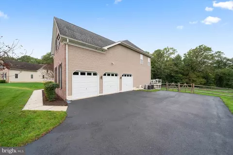 Exterior - 1447 Olmsted Dr, Bear, DE 19701 photo 2 of 4