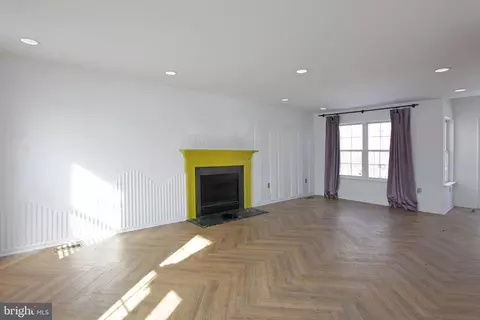 Living - 251 E Flagstone Dr, Newark, DE 19702 photo 1 of 2