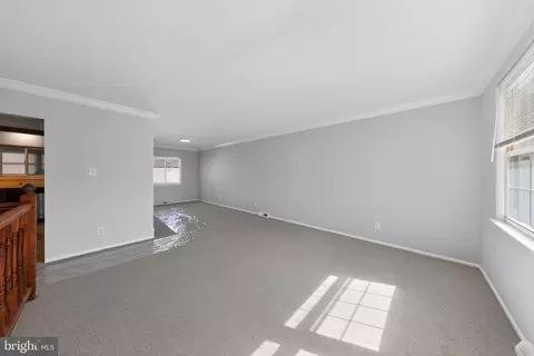 Living - 214 Bluefield Rd, Newark, DE 19713 photo 1 of 4