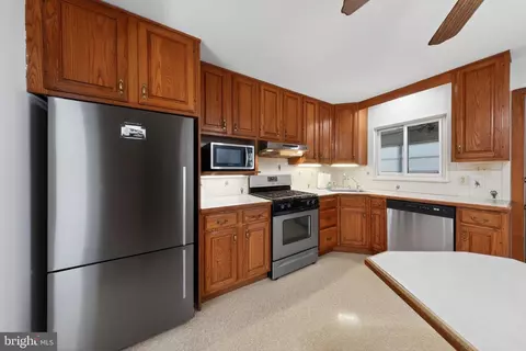 Kitchen - 214 Bluefield Rd, Newark, DE 19713 photo 1 of 3