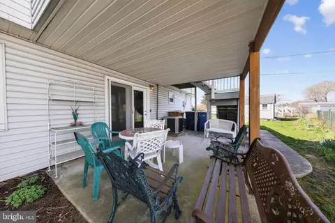 Exterior - 214 Bluefield Rd, Newark, DE 19713 photo 3 of 4