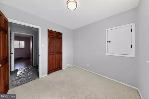 Entry Way - 214 Bluefield Rd, Newark, DE 19713 photo 2 of 2
