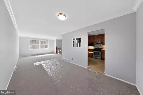 Living - 214 Bluefield Rd, Newark, DE 19713 photo 3 of 4