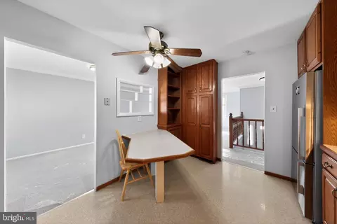 Entry Way - 214 Bluefield Rd, Newark, DE 19713 photo 1 of 2