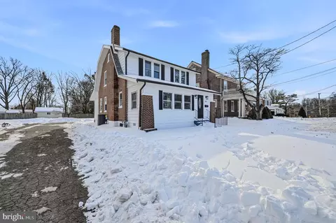 208 Capitol Trl, Newark, DE 19711