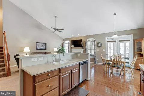 Kitchen - 633 Southerness Dr, Townsend, DE 19734 photo 4 of 4