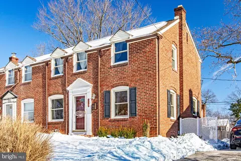 306 Village Rd, Wilmington, DE 19805