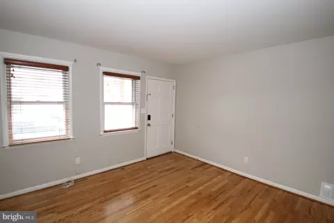 Living - 25 E 4th St, New Castle, DE 19720 photo 3 of 3