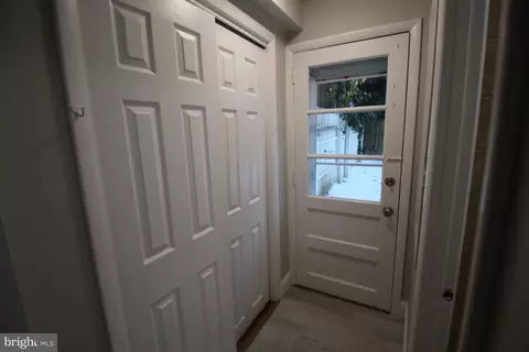 Entry Way - 25 E 4th St, New Castle, DE 19720 photo 4 of 5