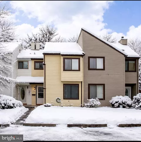 10 Candlewick Ct, New Castle, DE 19720