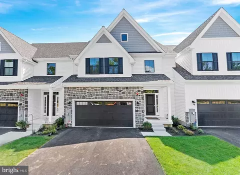 402 Leahy Dr, Newark, DE 19711