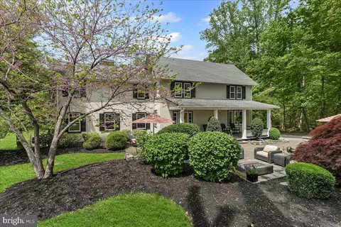 915 Centre Rd, Wilmington, DE 19807