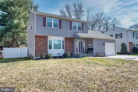 105 Layton Dr, New Castle, DE 19720