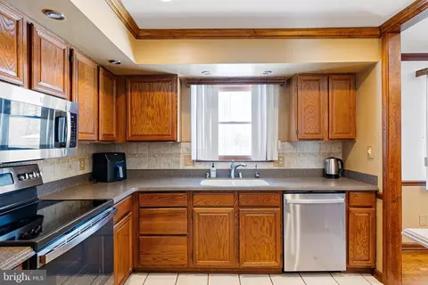 Kitchen - 622 Clifton Dr, Bear, DE 19701 photo 3 of 4