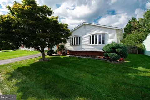 22 Alwyn Rd, Newark, DE 19713