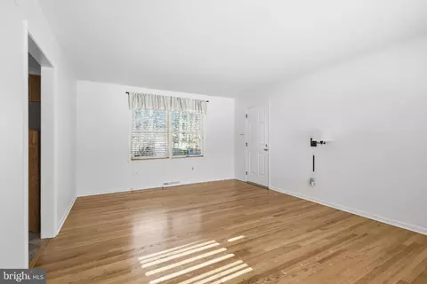 Living - 922 Sugar Pine Dr, Bear, DE 19701 photo 6 of 7