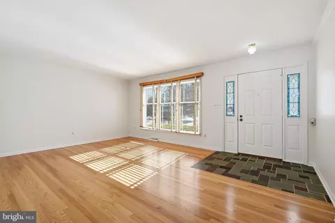Living - 922 Sugar Pine Dr, Bear, DE 19701 photo 2 of 7
