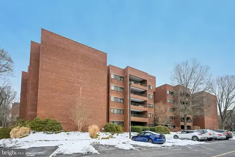 614 Loveville Rd #D2G, Hockessin, DE 19707