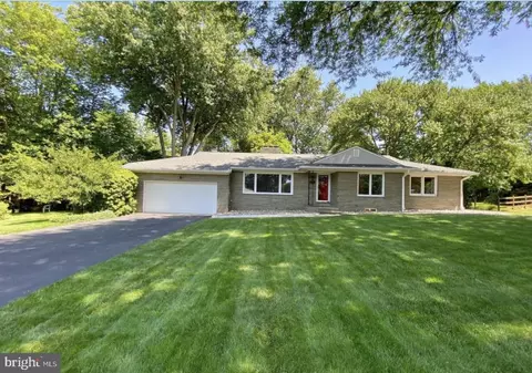 2213 Jones Ln, Wilmington, DE 19810