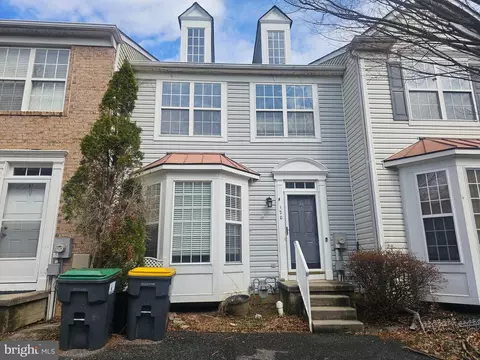 120 Creekmont Ct, Newark, DE 19702