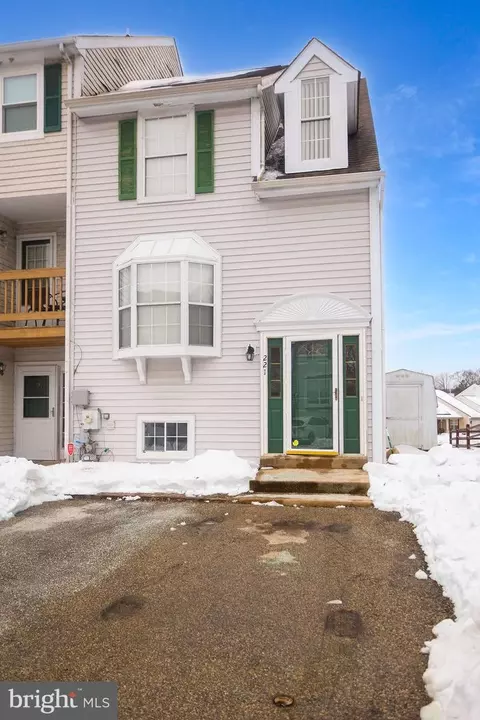 Exterior - 221 Vercelli Dr, Bear, DE 19701 photo 2 of 13