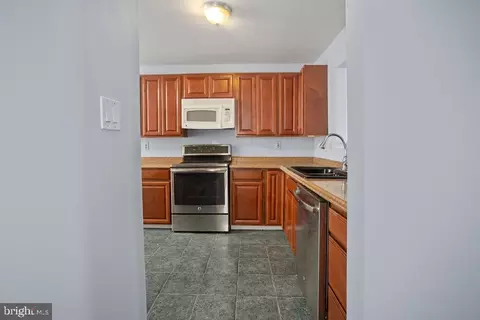 Entry Way - 221 Vercelli Dr, Bear, DE 19701 photo 2 of 8