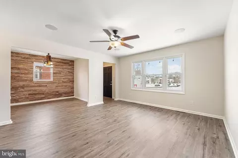 Living - 53 Edinburgh Dr, New Castle, DE 19720 photo 2 of 4