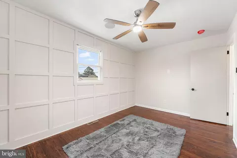 Entry Way - 53 Edinburgh Dr, New Castle, DE 19720 photo 6 of 6