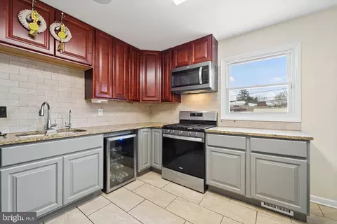 Kitchen - 53 Edinburgh Dr, New Castle, DE 19720 photo 3 of 3