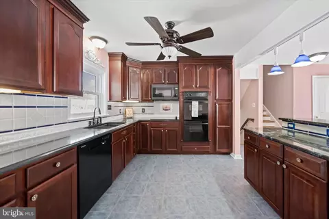Kitchen - 104 Danforth Pl, Wilmington, DE 19810 photo 2 of 4