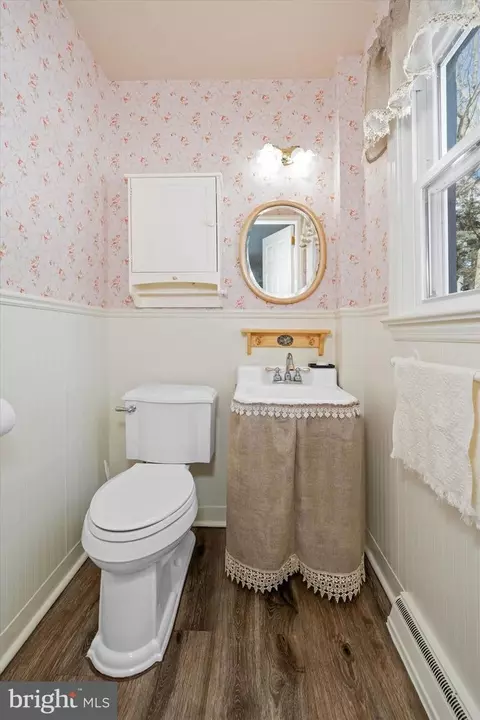 Bath - 104 Danforth Pl, Wilmington, DE 19810 photo 1 of 3