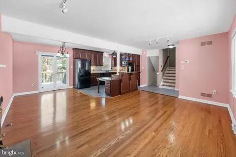 Living - 104 Danforth Pl, Wilmington, DE 19810 photo 2 of 9