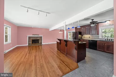 Living - 104 Danforth Pl, Wilmington, DE 19810 photo 1 of 9