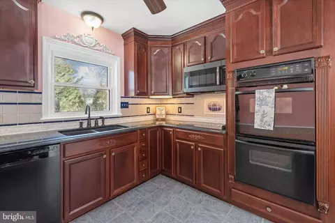 Kitchen - 104 Danforth Pl, Wilmington, DE 19810 photo 1 of 4
