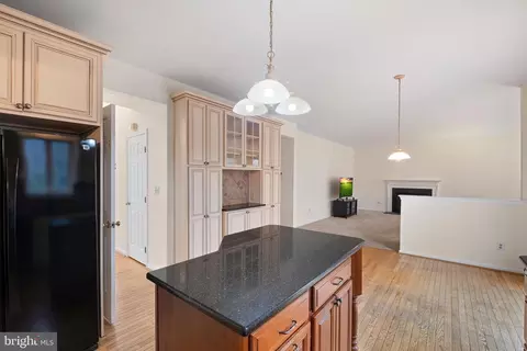 Kitchen - 6 Killens Pond Ct, Newark, DE 19711 photo 1 of 7