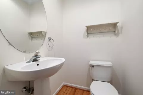 Entry Way - 6 Killens Pond Ct, Newark, DE 19711 photo 3 of 4